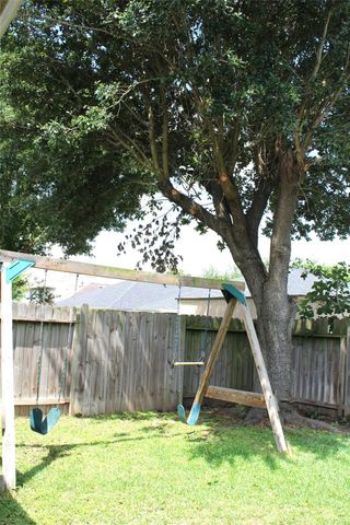 16014 Clayton Green Drive, Houston, TX 77082