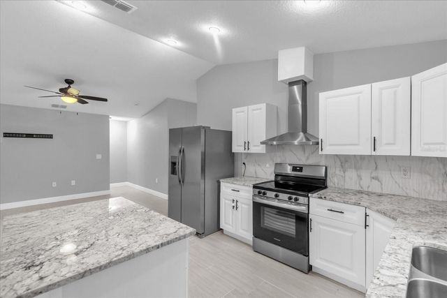 319 AVENUE A NE, Winter Haven, FL 33881