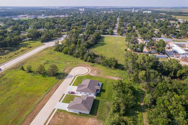 1208 Stutzman St., Halstead, KS 67056