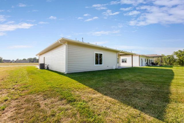 1208 Stutzman St., Halstead, KS 67056