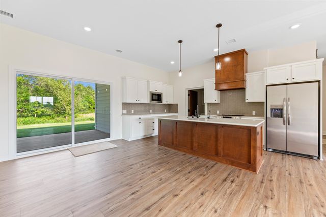 1208 Stutzman St., Halstead, KS 67056