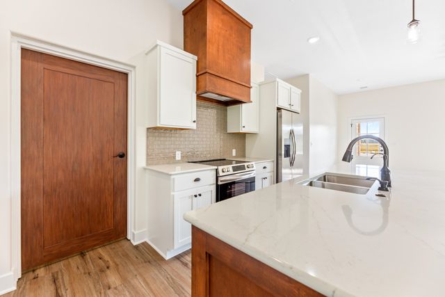 1208 Stutzman St., Halstead, KS 67056