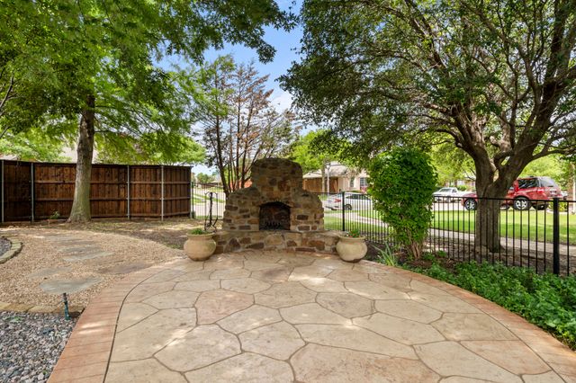 2404 Windgate Lane, Frisco, TX 75033