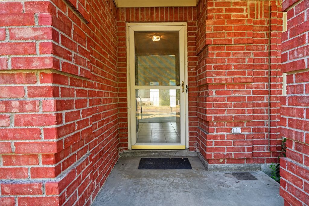 304 Edgehill Road, Joshua, TX 76058 — photo 3