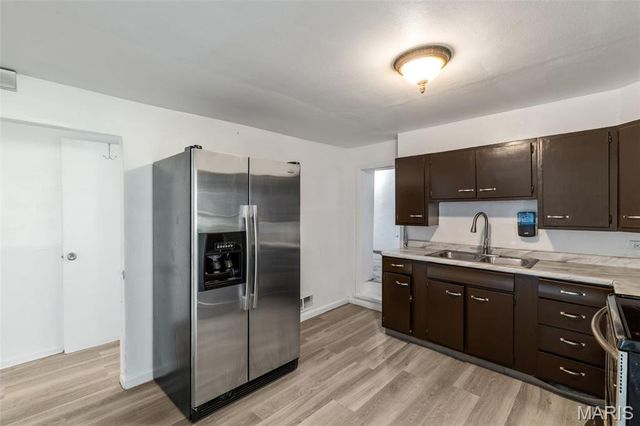 135 Becker Drive, St Louis, MO 63135