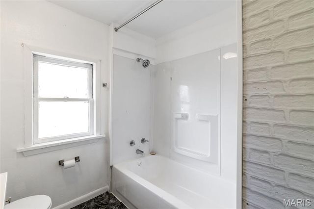 135 Becker Drive, St Louis, MO 63135