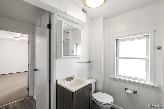 135 Becker Drive, St Louis, MO 63135