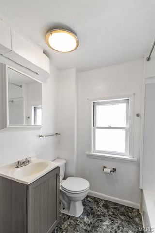 135 Becker Drive, St Louis, MO 63135