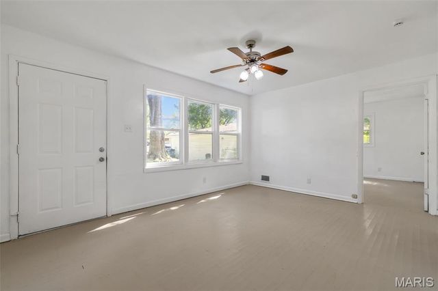 135 Becker Drive, St Louis, MO 63135
