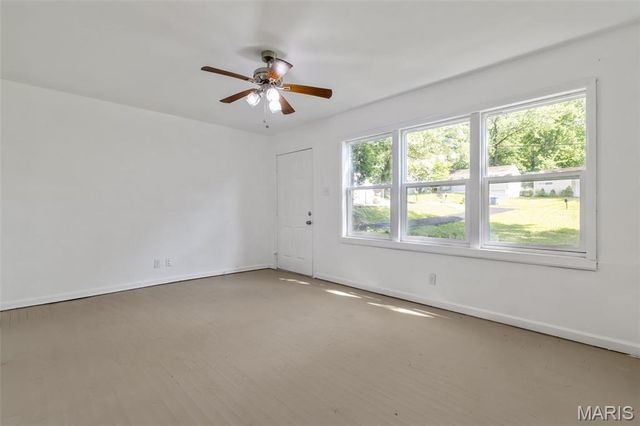 135 Becker Drive, St Louis, MO 63135