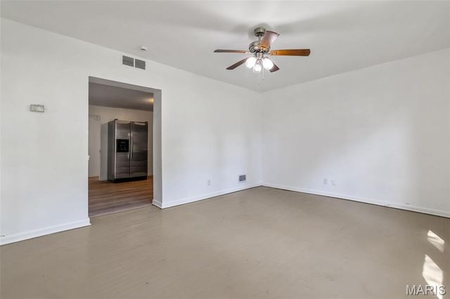 135 Becker Drive, St Louis, MO 63135