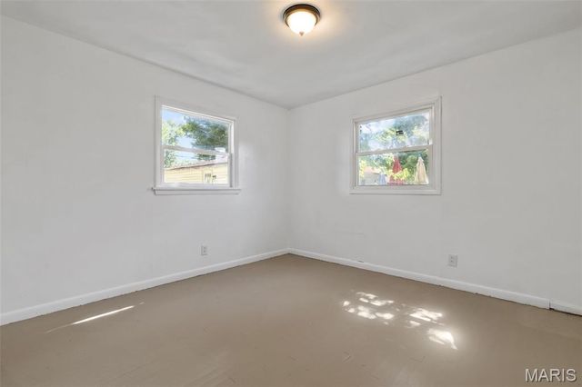 135 Becker Drive, St Louis, MO 63135