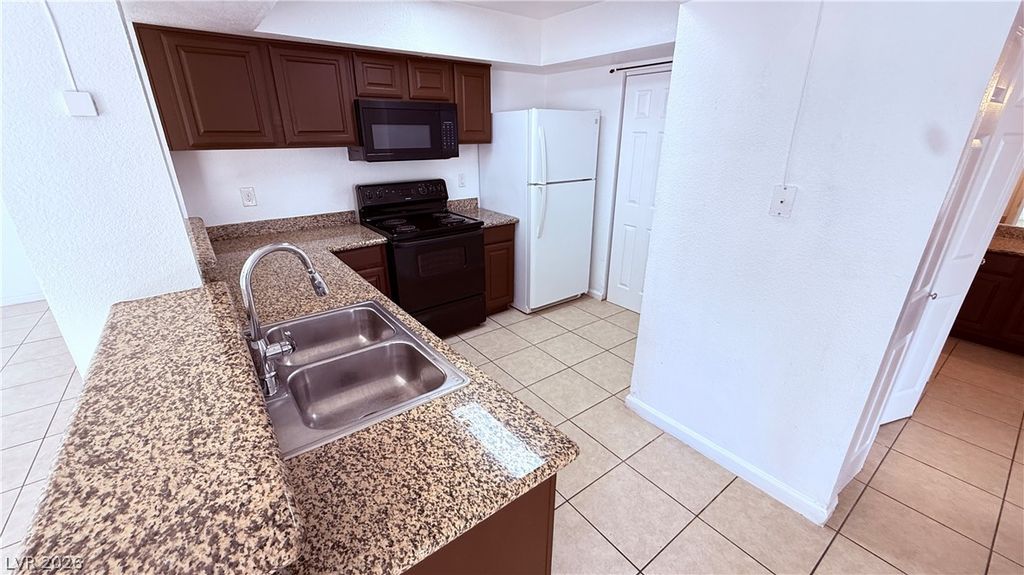 Image 10 of property listing at 6800 East Lake Mead Boulevard 1080, Las Vegas, NV 89156