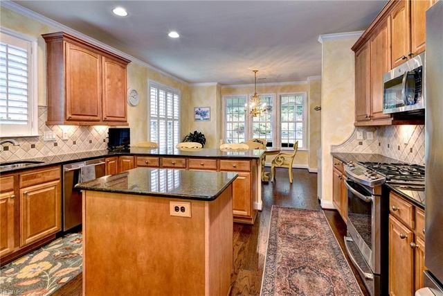 6660 Rexford LN, Williamsburg, VA 23188