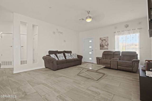 13216 POCKLINGTON Road, El Paso, TX 79928