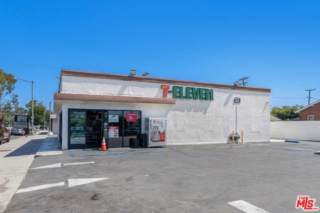 1960 Santa Fe Avenue, Long Beach, CA 90810
