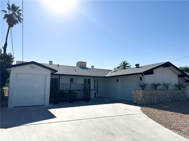 42715 Kansas, Palm Desert, CA 92211