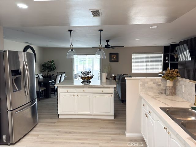 42715 Kansas, Palm Desert, CA 92211