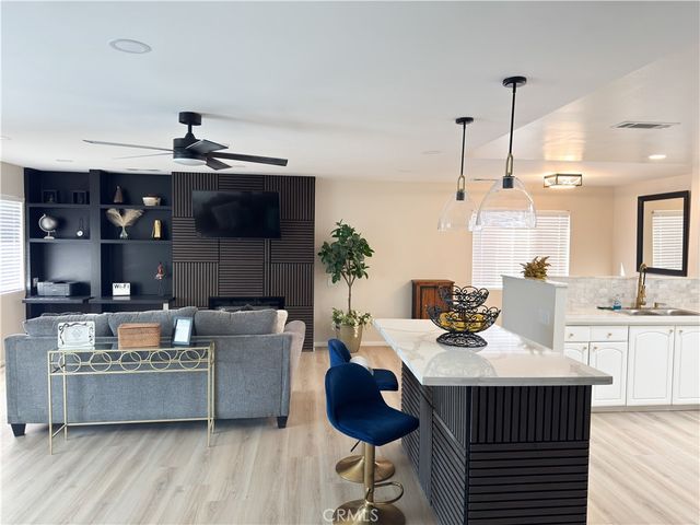 42715 Kansas, Palm Desert, CA 92211