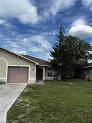 213 SE 23rd PL, Cape Coral, FL 33990