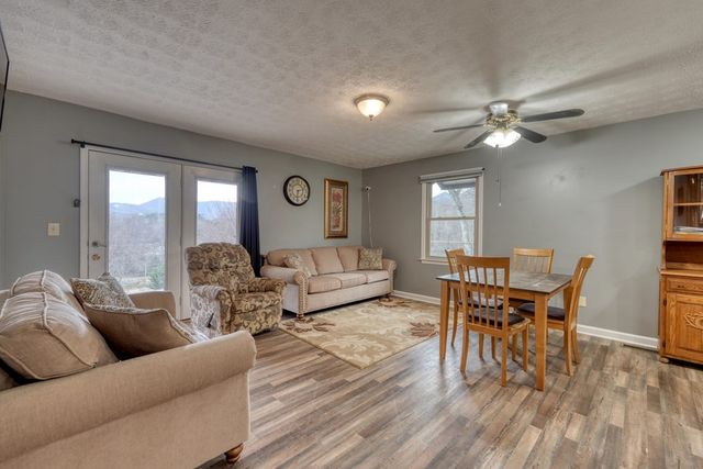 2276 Lovingood Rd., Hiawassee, GA 30546