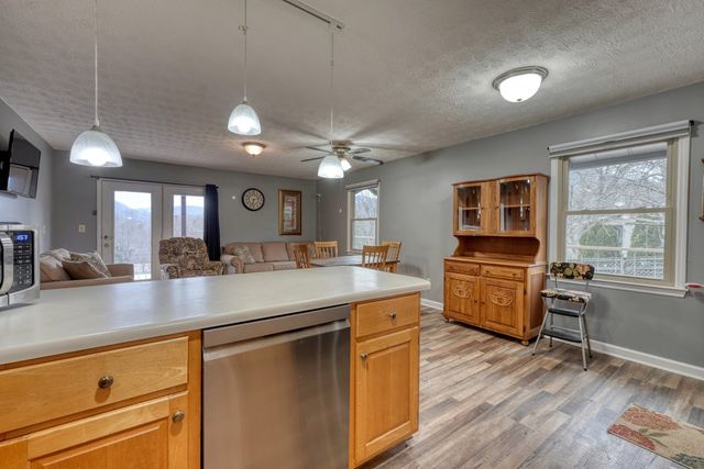 2276 Lovingood Rd., Hiawassee, GA 30546