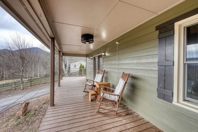 2276 Lovingood Rd., Hiawassee, GA 30546