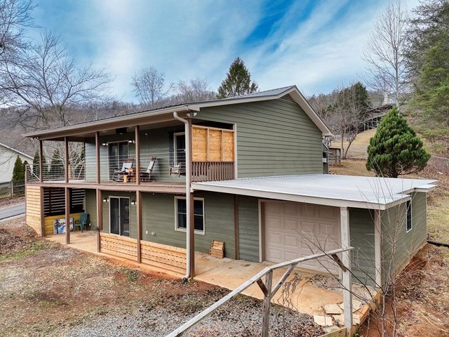 2276 Lovingood Rd., Hiawassee, GA 30546