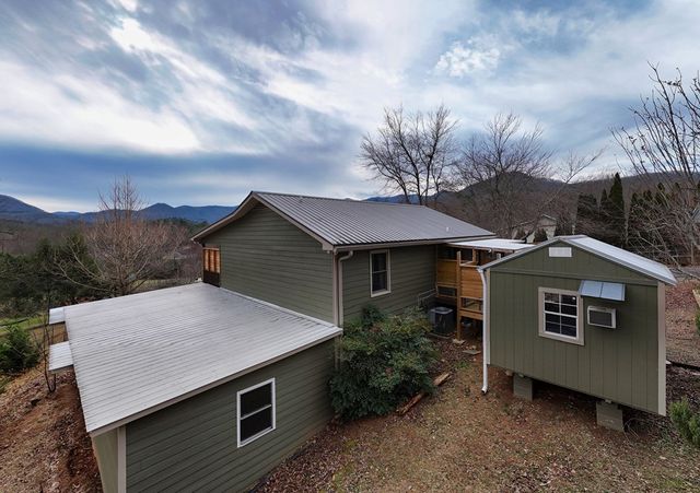 2276 Lovingood Rd., Hiawassee, GA 30546