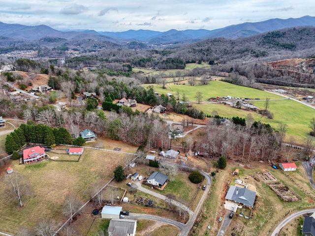 2276 Lovingood Rd., Hiawassee, GA 30546