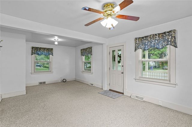 229 Spruce St, Zelienople Boro, PA 16063