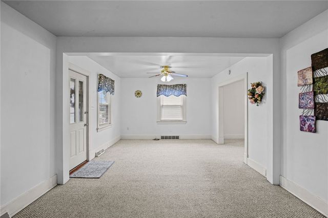 229 Spruce St, Zelienople Boro, PA 16063