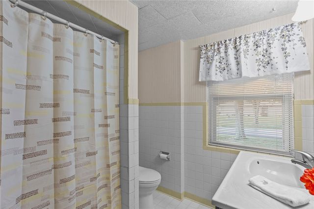 229 Spruce St, Zelienople Boro, PA 16063