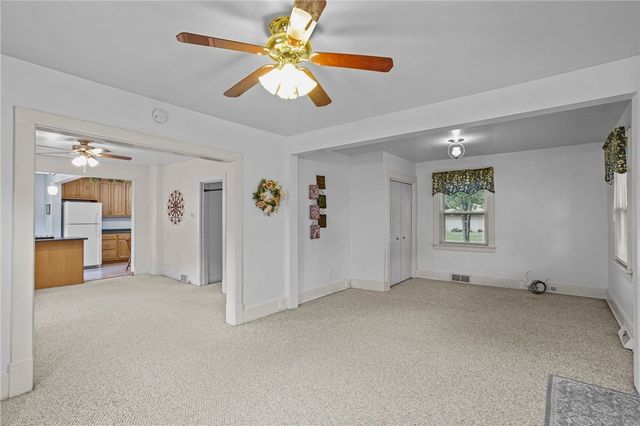 229 Spruce St, Zelienople Boro, PA 16063