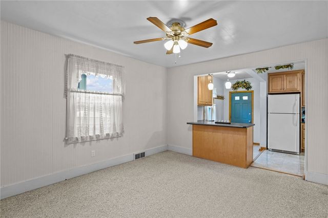 229 Spruce St, Zelienople Boro, PA 16063