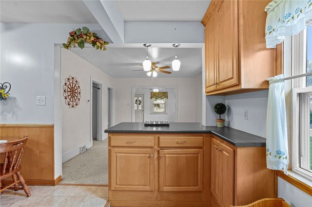 229 Spruce St, Zelienople Boro, PA 16063