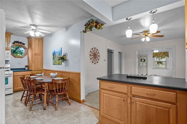 229 Spruce St, Zelienople Boro, PA 16063