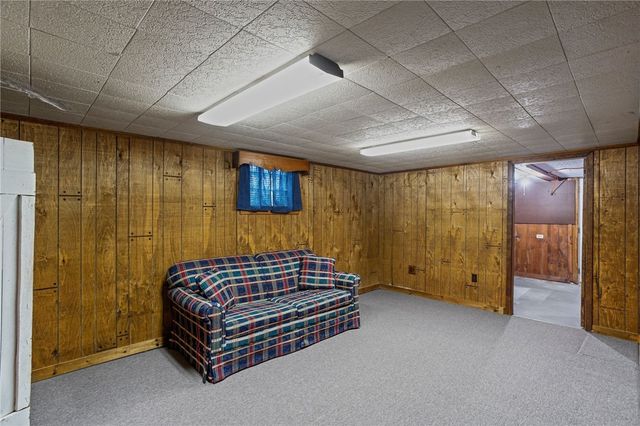229 Spruce St, Zelienople Boro, PA 16063