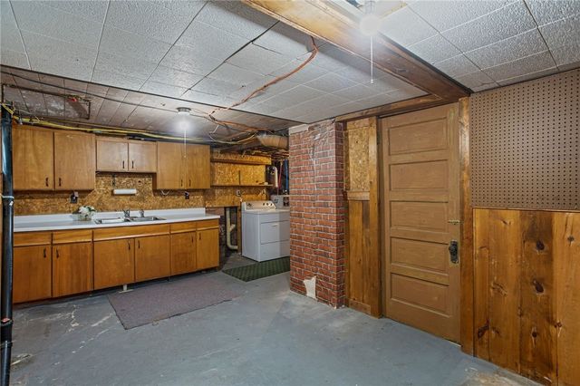 229 Spruce St, Zelienople Boro, PA 16063