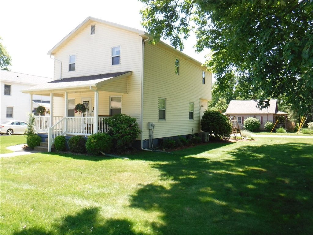 229 Spruce St, Zelienople Boro, PA 16063