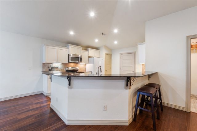 681 Edens Court, Centerton, AR 72719