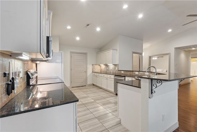 681 Edens Court, Centerton, AR 72719