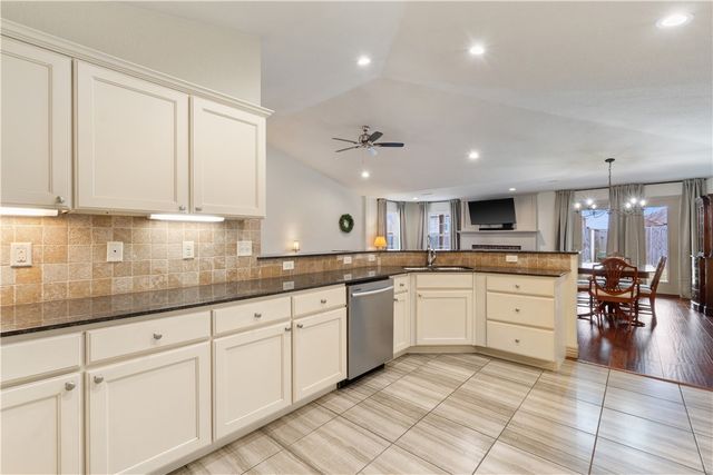 681 Edens Court, Centerton, AR 72719