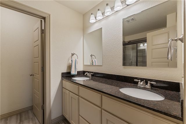 681 Edens Court, Centerton, AR 72719