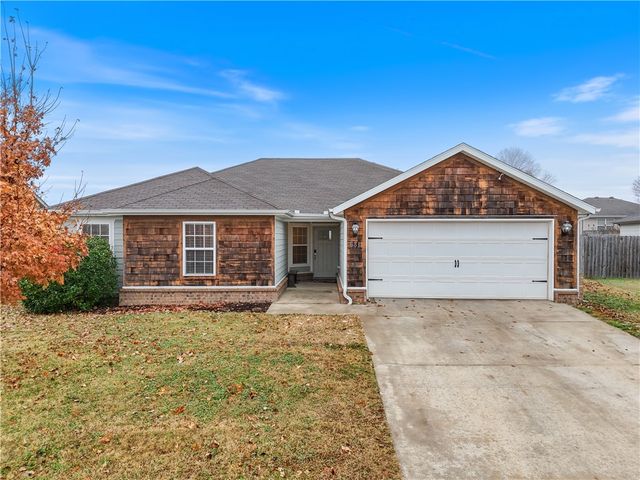 681 Edens Court, Centerton, AR 72719