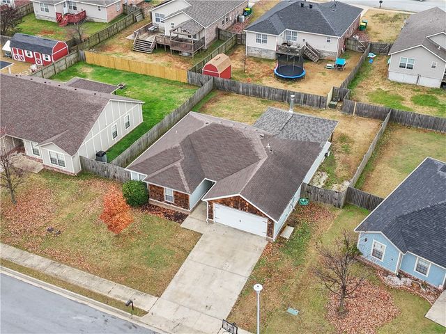 681 Edens Court, Centerton, AR 72719