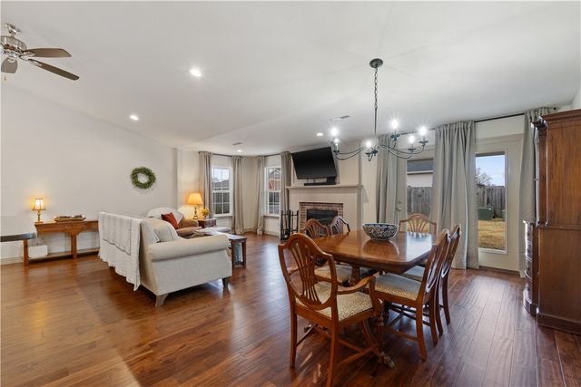 681 Edens Court, Centerton, AR 72719