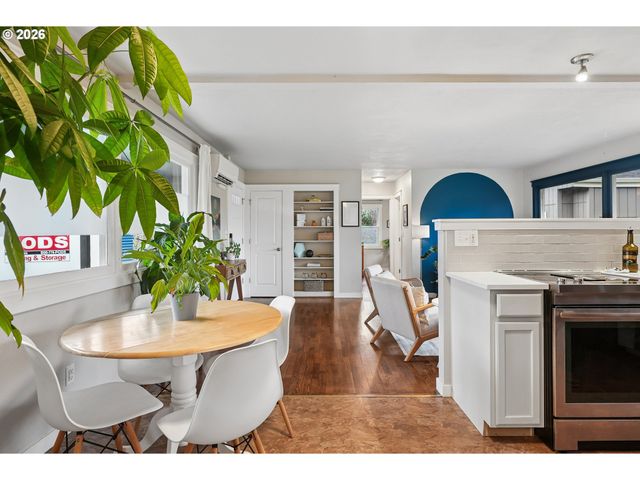 9016 MT BAKER Ave, Vancouver, WA 98664