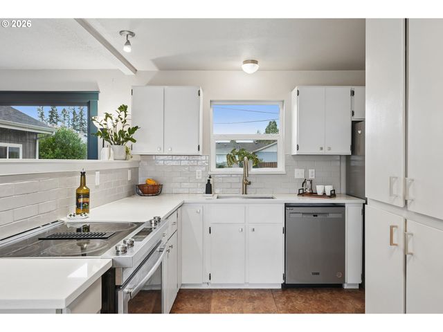 9016 MT BAKER Ave, Vancouver, WA 98664