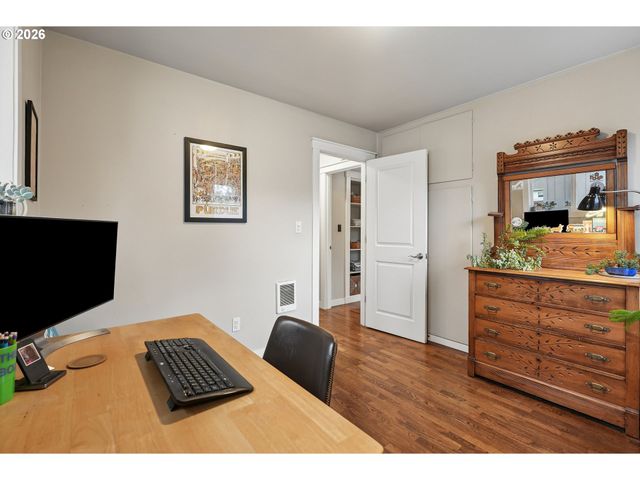 9016 MT BAKER Ave, Vancouver, WA 98664